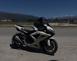 Suzuki GSXR 600 2009-thumb-1