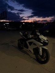Suzuki GSXR 600 2009-thumb-2