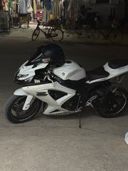 Suzuki GSXR 600 2009-thumb-6