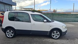 Skoda Roomster 2013 ΑΠΟ ΙΔΙΩΤΗ ΜΕ ΟΛΑ ΤΑ SERVICE-thumb-2