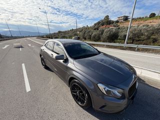 Mercedes-Benz GLA 180 2015