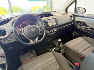 Toyota Yaris 2017 1.3 VVT-i Edition-S_ Navi_ R.Camera-thumb-33