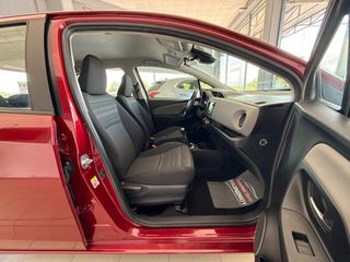 Toyota Yaris 2017 1.3 VVT-i Edition-S_ Navi_ R.Camera-thumb-62