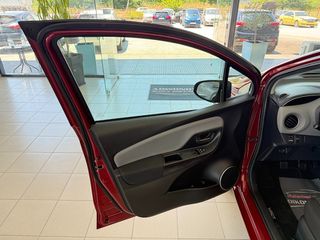 Toyota Yaris 2017 1.3 VVT-i Edition-S_ Navi_ R.Camera-thumb-28