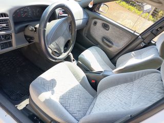 Suzuki Baleno 2001-thumb-6