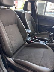 Opel Astra 2018-thumb-17