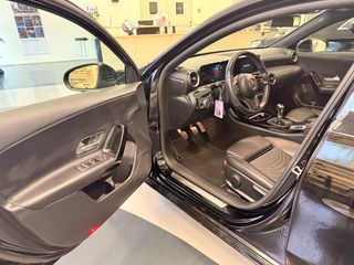 Mercedes-Benz A 180 2019-thumb-11
