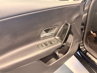 Mercedes-Benz A 180 2019-thumb-13