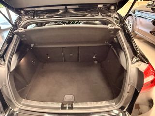 Mercedes-Benz A 180 2019-thumb-23