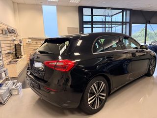 Mercedes-Benz A 180 2019-thumb-7