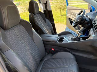 Peugeot 3008 2021 1.2 PURETECH 130 ''ROAD TRIP'' FACE LIFT FULL-thumb-48