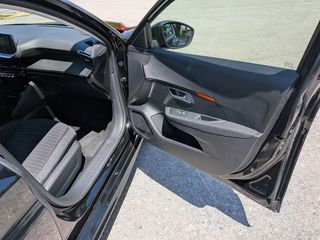 Peugeot e-208 2021-thumb-4