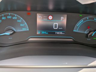 Peugeot e-208 2021-thumb-14