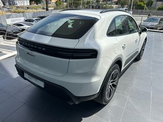 Porsche Macan 2026 4 Electric-thumb-6