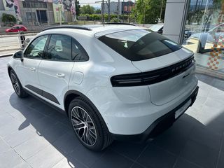 Porsche Macan 2026 4 Electric-thumb-8
