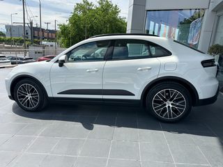 Porsche Macan 2026 4 Electric-thumb-9