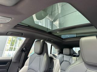 Porsche Macan 2026 4 Electric-thumb-38