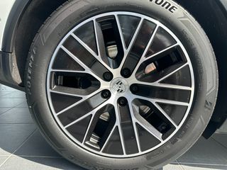 Porsche Macan 2026 4 Electric-thumb-15