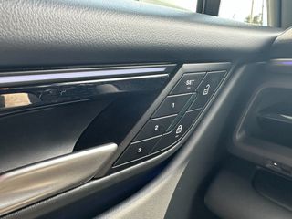 Porsche Macan 2026 4 Electric-thumb-17
