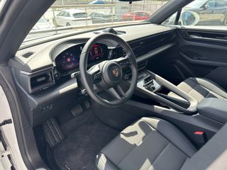 Porsche Macan 2026 4 Electric-thumb-18