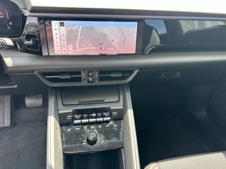 Porsche Macan 2026 4 Electric-thumb-23