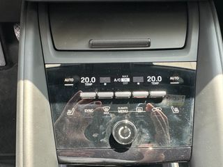 Porsche Macan 2026 4 Electric-thumb-24