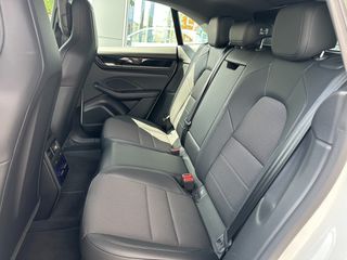 Porsche Macan 2026 4 Electric-thumb-30