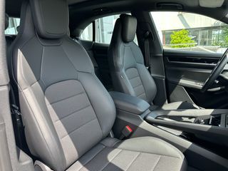 Porsche Macan 2026 4 Electric-thumb-35