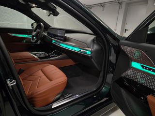 Bmw 750 2025 M Sport Pro INDIVIDUAL-thumb-42
