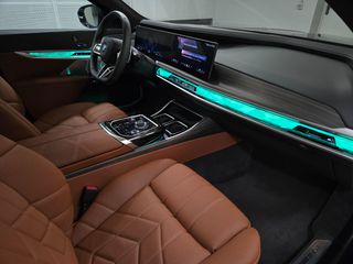 Bmw 750 2025 M Sport Pro INDIVIDUAL-thumb-43