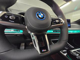 Bmw 750 2025 M Sport Pro INDIVIDUAL-thumb-11