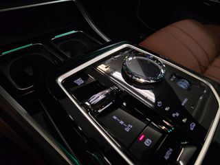 Bmw 750 2025 M Sport Pro INDIVIDUAL-thumb-27