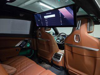 Bmw 750 2025 M Sport Pro INDIVIDUAL-thumb-32