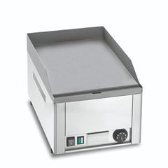 ΠΡΟΣΦΟΡΑ!!! KARAMCO EG-330 (Διαστ. Πλάκας : 35,6x38,5cm - 3Kw/230V - 36x45,7x31cm - Όλο Λείο) Επιτραπέζιο Ηλεκτρικό Πλατό Ψησίματος - Ανοξείδωτη Επιφάνεια