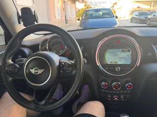 Mini Cooper D 2018-thumb-9