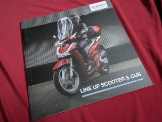 2020 Honda scooters brochure. προσπέκτους SH Cub