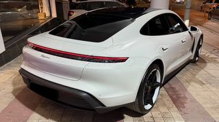 Porsche Taycan 2022-thumb-1