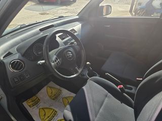 Suzuki Swift 2009-thumb-6