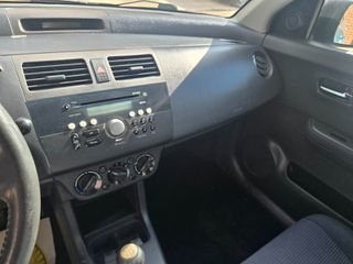 Suzuki Swift 2009-thumb-8