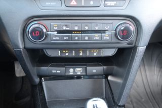 Kia Ceed / cee'd 2018 Vision, Θερμαινόμενο σαλόνι-thumb-14