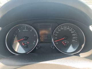 Nissan Qashqai 2011-thumb-8