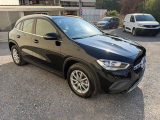 Mercedes-Benz GLA 180 2023 AUTO