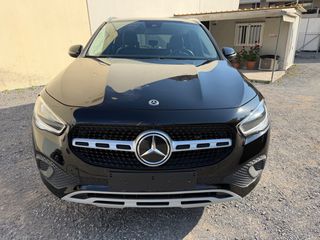 Mercedes-Benz GLA 180 2023 AUTO-thumb-1