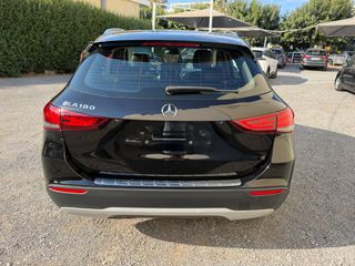 Mercedes-Benz GLA 180 2023 AUTO-thumb-5