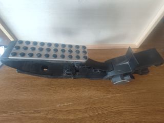 Πεταλιερα γκαζι w203 w211 w209 mercedes a2033000904