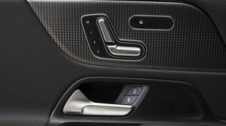 Mercedes-Benz GLA 250 2020 e Progressive ΠΑΝΟΡΑΜΙΚΗ-thumb-37