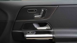 Mercedes-Benz GLA 250 2020 e Progressive ΠΑΝΟΡΑΜΙΚΗ-thumb-52