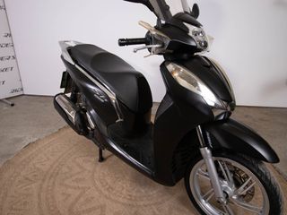 Honda SH 300i 2016-thumb-9