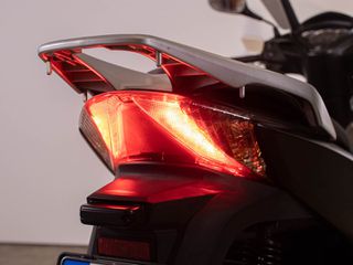 Honda SH 300i 2016-thumb-25