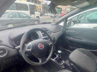 Fiat Punto 2015-thumb-13